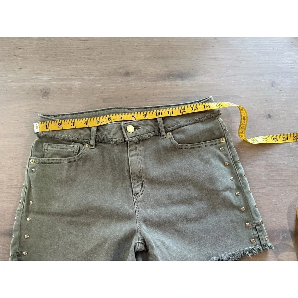 Michael Kors‎ Olive Green Studded Frayed Hem Denim Shorts womens size 6 - Picture 3 of 6